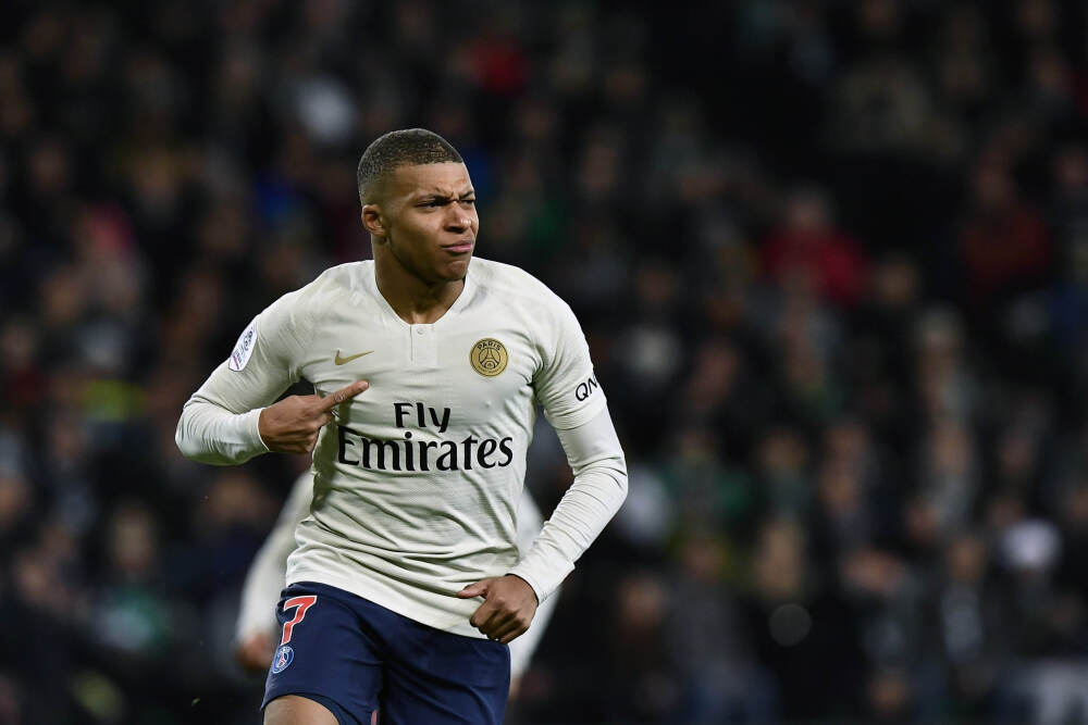 千亿资金狂涌CPO板块，AI算力盛宴开启年报预热序幕